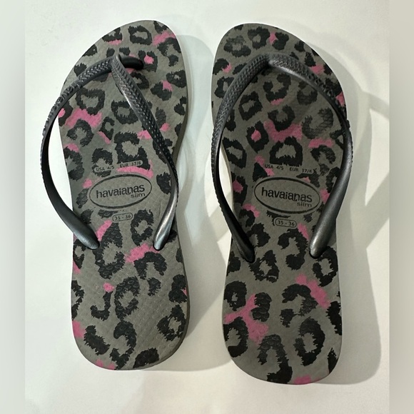 Havaianas Shoes - 🏖️ Havaianas Slim Animal Print Flip Flops - Size 4-5 🌟